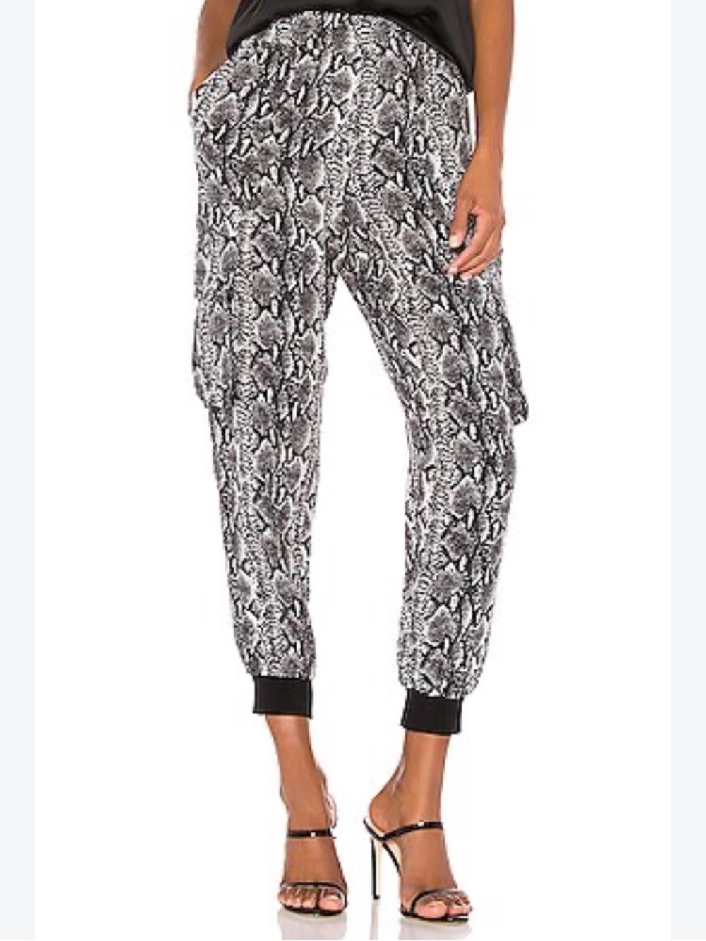 Alice + Olivia Jadon black and white snake python print tapered jogger pants S